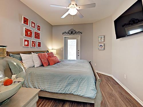 Boats And Oars Condo