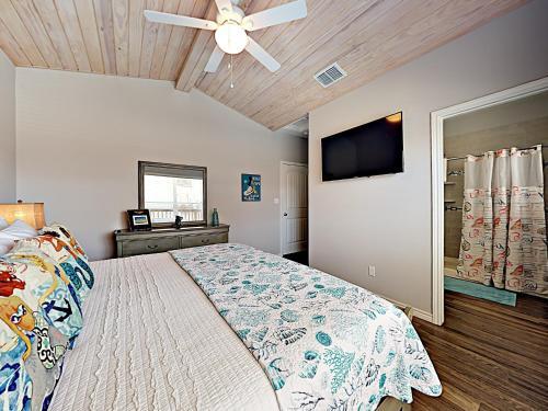 Boats And Oars Condo