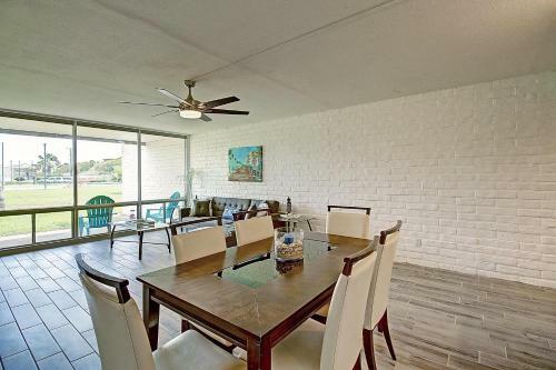 Apartamento Salty Days Getaway Condo
