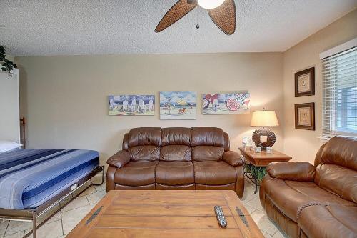 Apartamento Courtyard #214 Condo