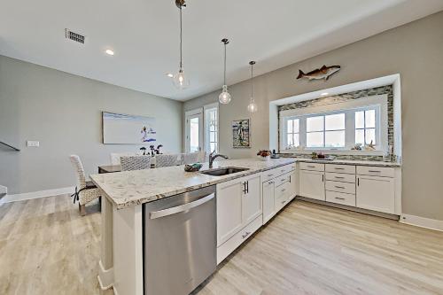 Resort Townhome - Steps To Beach, Pool & Golf Home