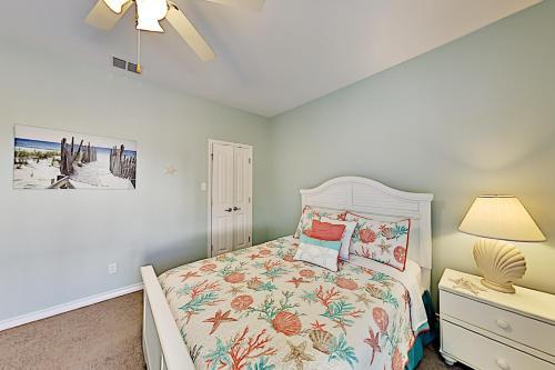 Pirates Hideaway - 2 Pools, Mins To Beach & Dining Condo