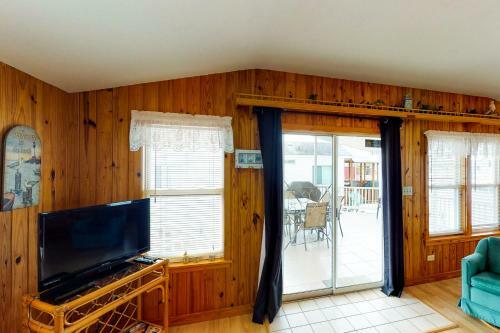 Long Island Village Unit 214