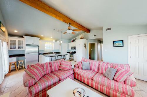 Long Island Village Unit 424