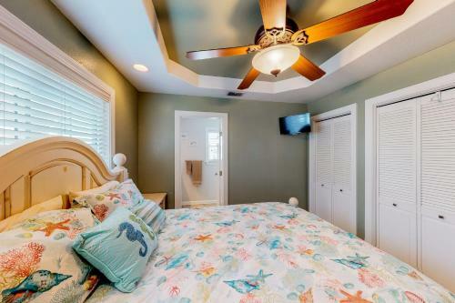 Long Island Village Unit 424