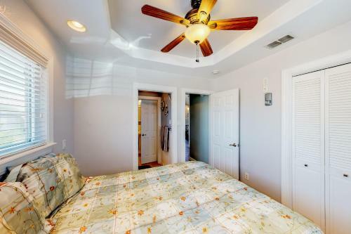 Long Island Village Unit 424