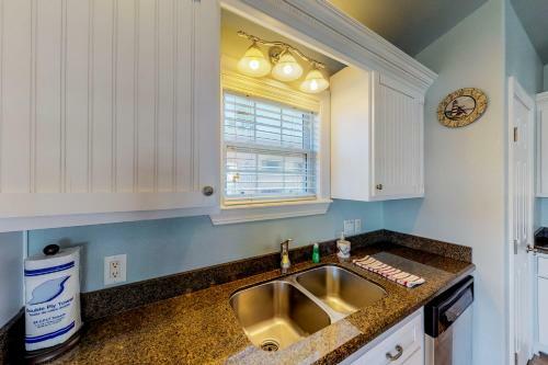 Long Island Village Unit 424