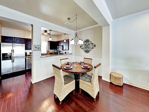 Apartamento Eleventh Condo Unit #14 Condo