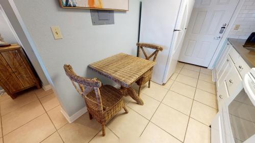 Apartamento 111 Sea Breeze Condo