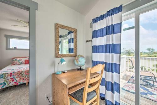 Apartamento The Salty Lime 2 Waterfront Getaway With Deck And Dock