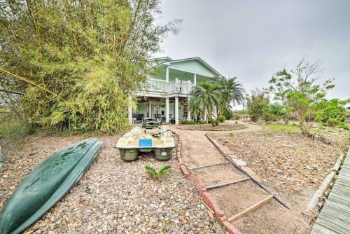 Apartamento The Salty Lime 1 Canal Front Apt With Dock And Kayak!