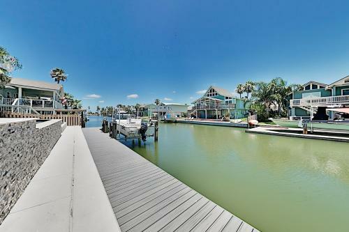 New Canal-front Home With Private Pool, Spa & Dock! Home