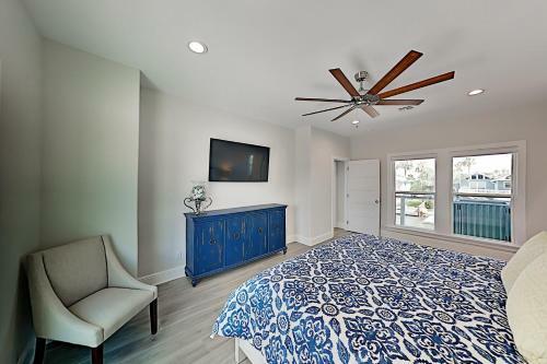 New Canal-front Home With Private Pool, Spa & Dock! Home