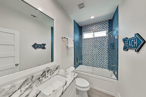 New Canal-front Home With Private Pool, Spa & Dock! Home
