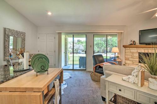 Couples Retreat Well-appointed Salado Home!