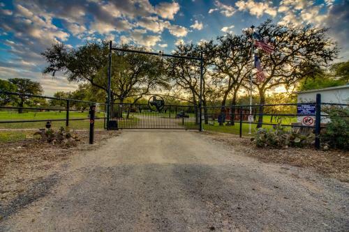 Lodge Four-o Ranch