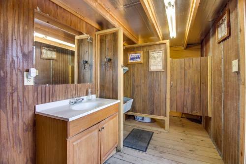 Lodge Four-o Ranch