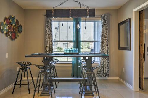Remodeled Home 14 Mins From Downtown San Antonio!