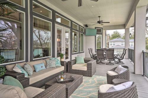 Upscale Home On Lake Placid With Deck, Dock, Fire Pit