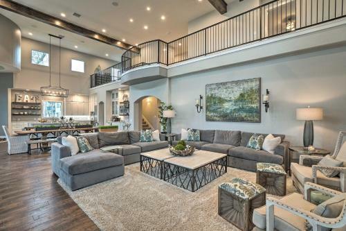 Upscale Home On Lake Placid With Deck, Dock, Fire Pit