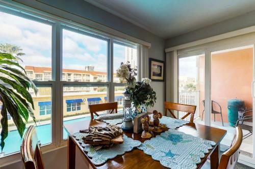 Gulfview I 208