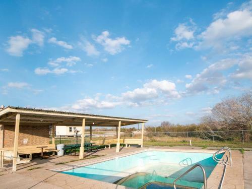 Oyo Hotel Three Rivers Tx Hwy 72