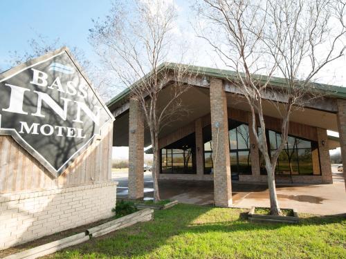 Oyo Hotel Three Rivers Tx Hwy 72