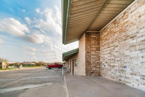 Oyo Hotel Three Rivers Tx Hwy 72