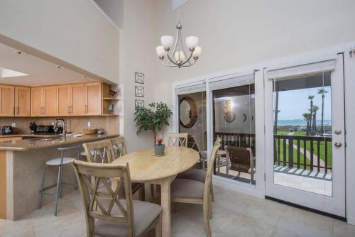 Suntide I Condos W209