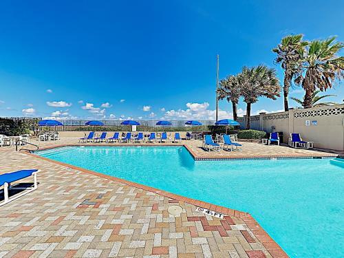 Apartamento New Listing! Beachfront Corner Unit With Gym & Pools Condo