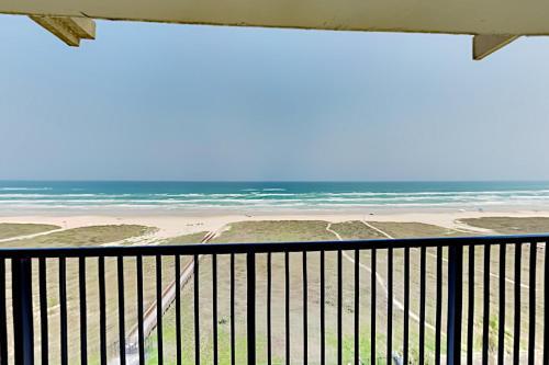 Apartamento New Listing! Beachfront Corner Unit With Gym & Pools Condo