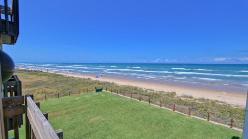 Beachfront Beauty! 3 Balconies With Perfect Views Comfortable Condo