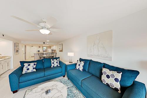 Apartamento 4400 Gulf Blvd Condo Unit 107