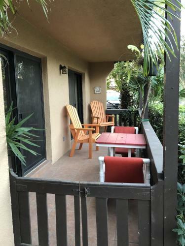 Apartamento Cozy Condo In Tiki Complex With Private Beach Access