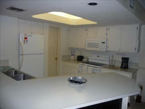 Suntide I Condos W107