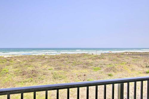 Apartamento Modern Beachfront Condo Pool And Beach Access!