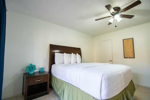 Apartamento Cozy Condo In Tiki Complex With Private Beach Access