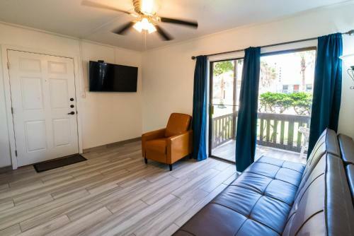 Apartamento Cozy Condo In Tiki Complex With Private Beach Access