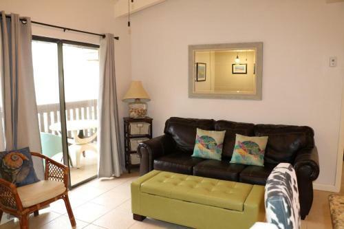 Apartamento Cozy Condo In Tiki Complex With Private Beach Access