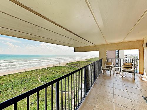 Apartamento New Listing! Stunning Corner Unit With Gym & Pools Condo
