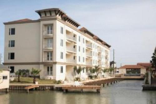 Las Marinas Condo 301 With Boat Slip