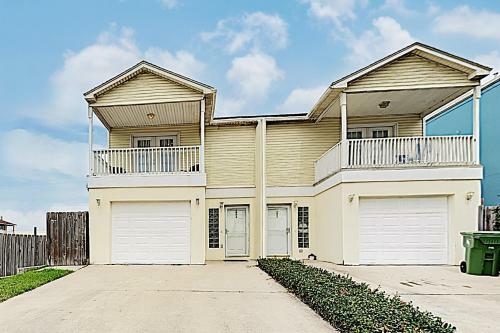 Apartamento New Listing! Casa de La Isla With Private Pool Condo