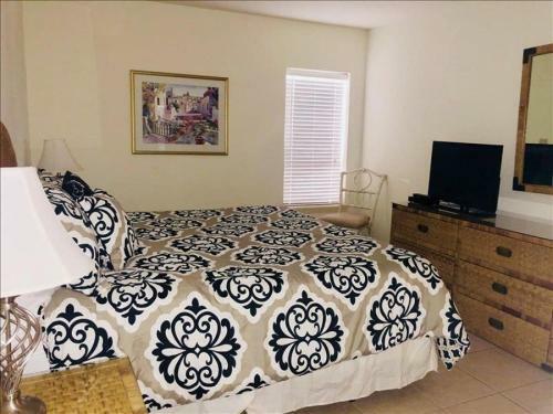 Suntide I Condos W102