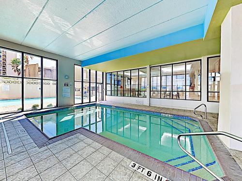 Apartamento New Listing! Mid-island Marvel With Gym & Pools Condo