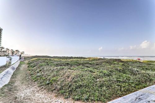 Apartamento Beach Haven With Shared Amenities - Steps To Beach!