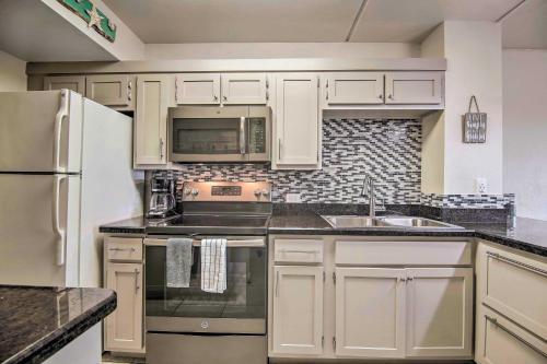 Apartamento Beach Haven With Shared Amenities - Steps To Beach!