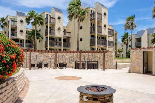 Listen To The Waves Break! Beachfront Condo Five-star Resort