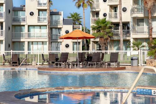 Listen To The Waves Break! Beachfront Condo Five-star Resort