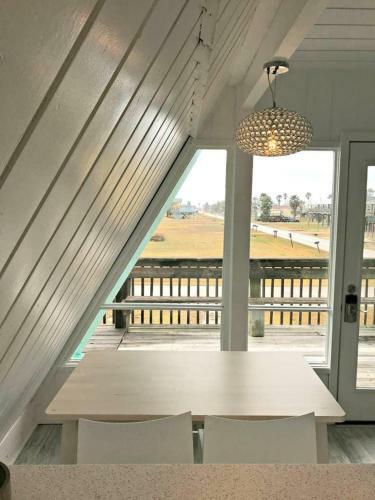 Bellanova Beach-a-frame In Surfside!