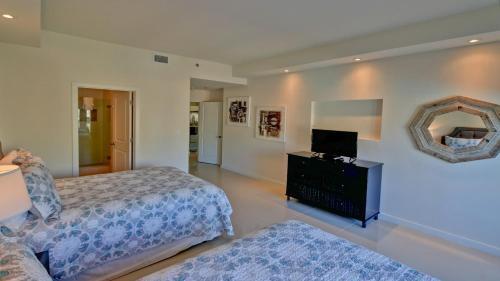Super Pool View! Beachfront Property Cant Miss The Fun! Pet Friendly
